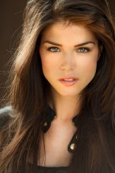 Marie Avgeropoulos 1